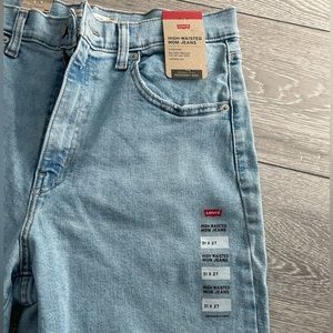 Levi’s High Waisted Mom Jeans